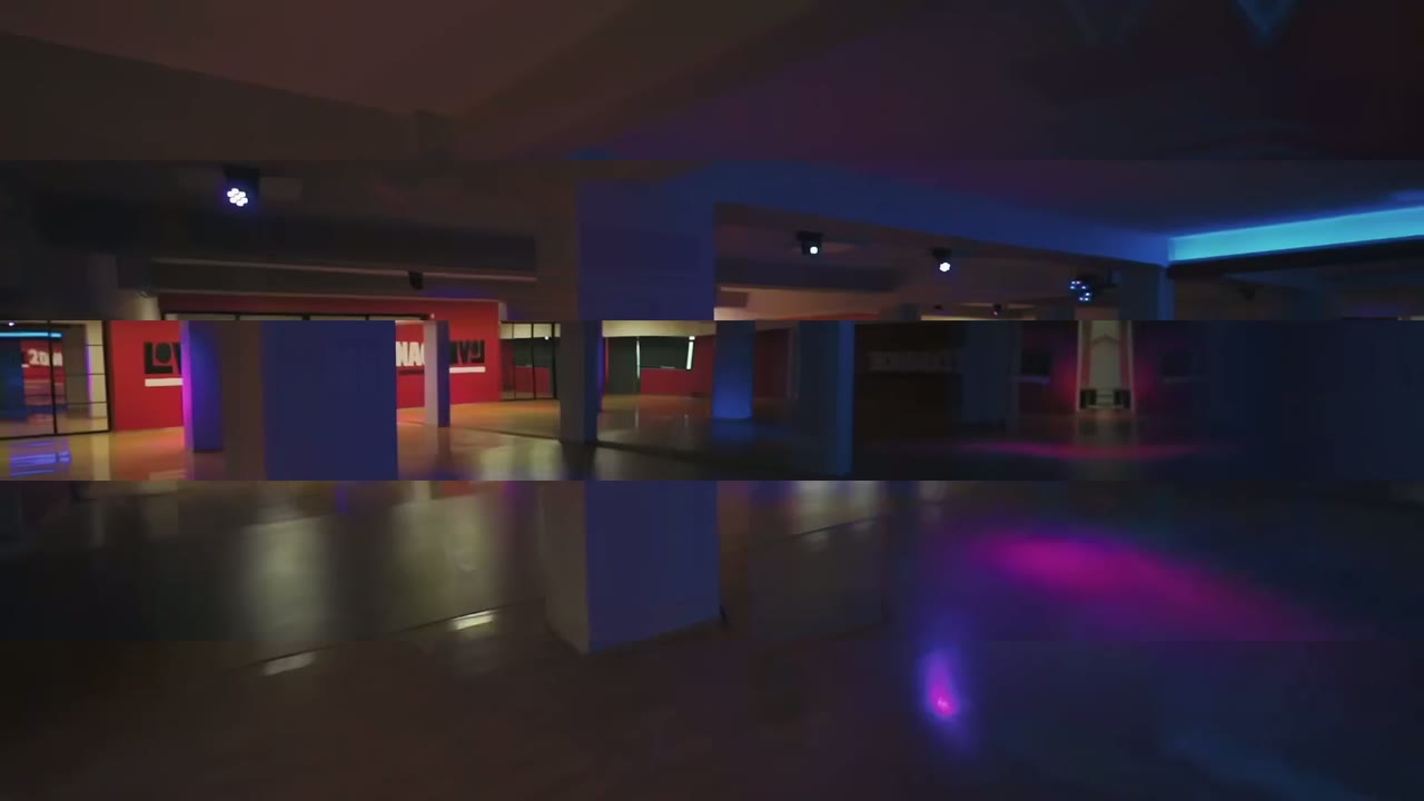 Χορευτές σε προπόνηση στην αίθουσα της Love 2 Dance στον Βόλο